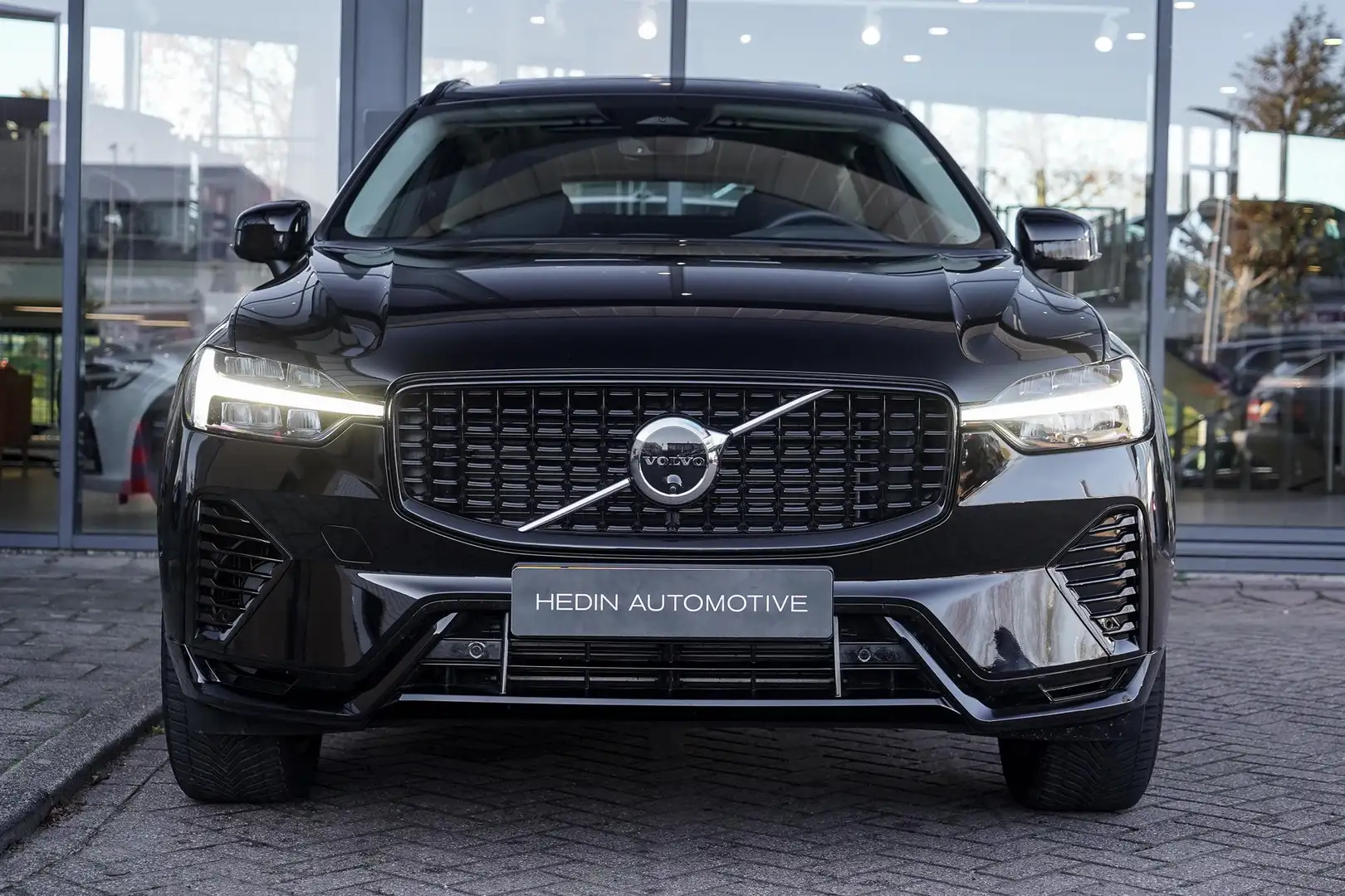 Volvo XC60 2.0 T6 Plug-in hybrid AWD Plus Dark | 2.250 kg tre Noir - 2