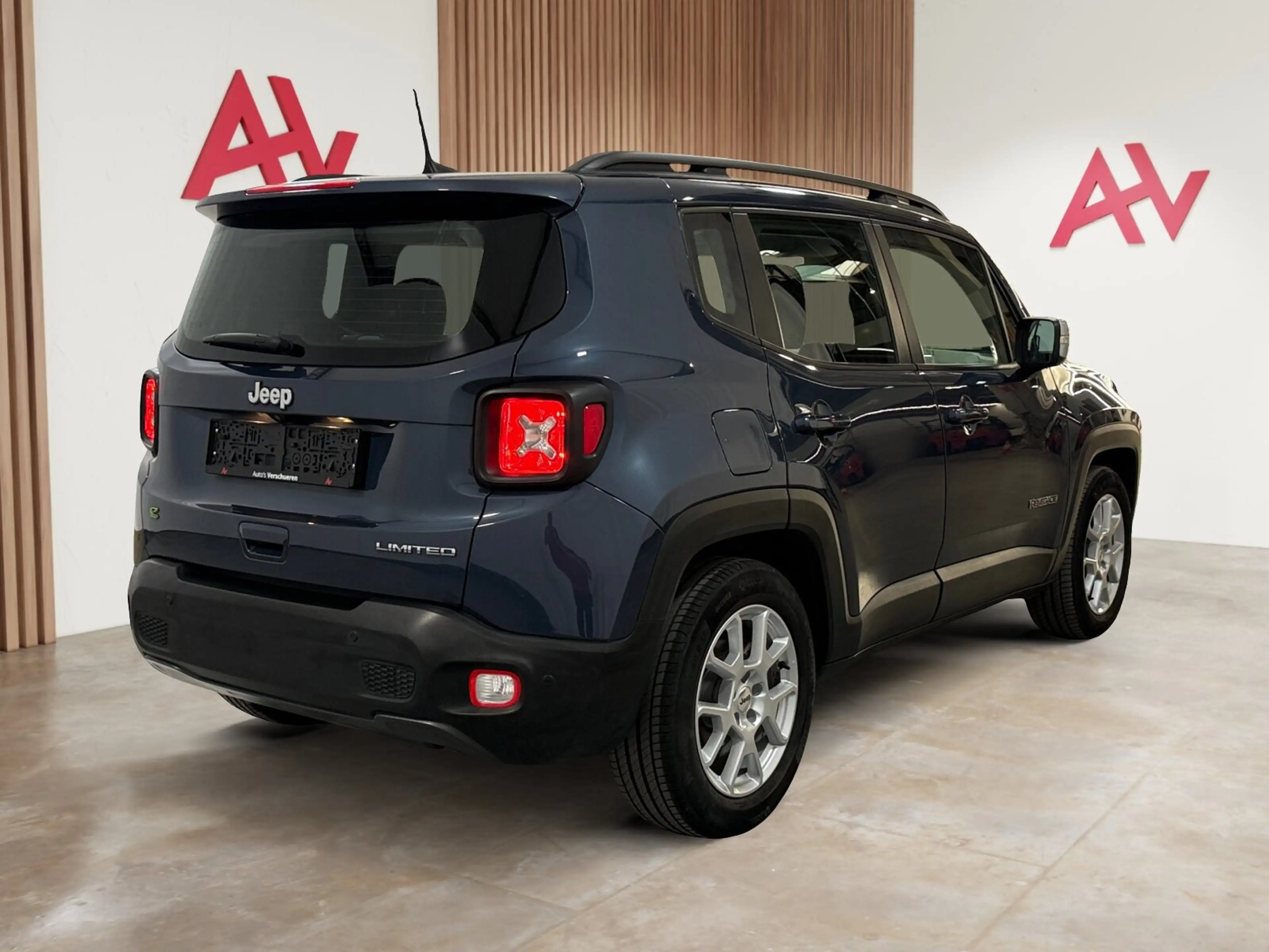 Jeep Renegade 1.5T e-Hybrid Limited ** Adaptive Cruise | Keyl... — photo 6