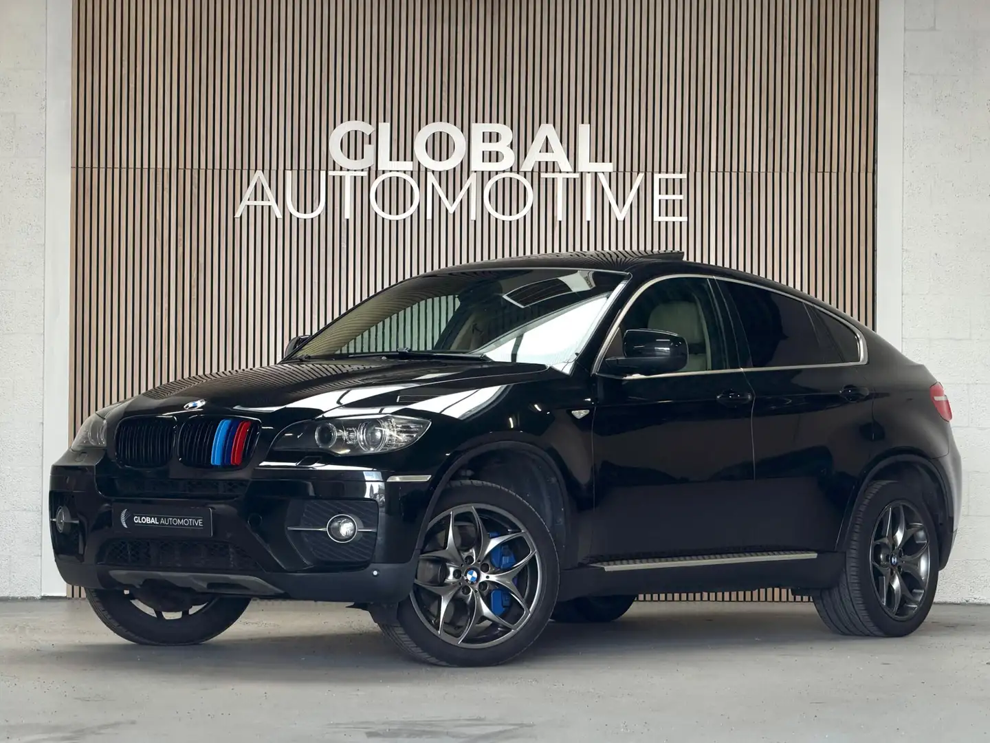 BMW X6 XDrive50i High Executive | SCHUIFDAK | SOFTCLOSE | Negro - 1