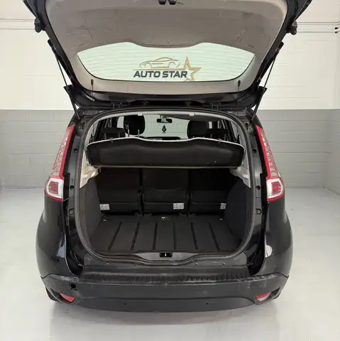 Renault Scenic view 6
