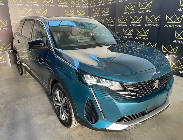 Peugeot 5008 view 3