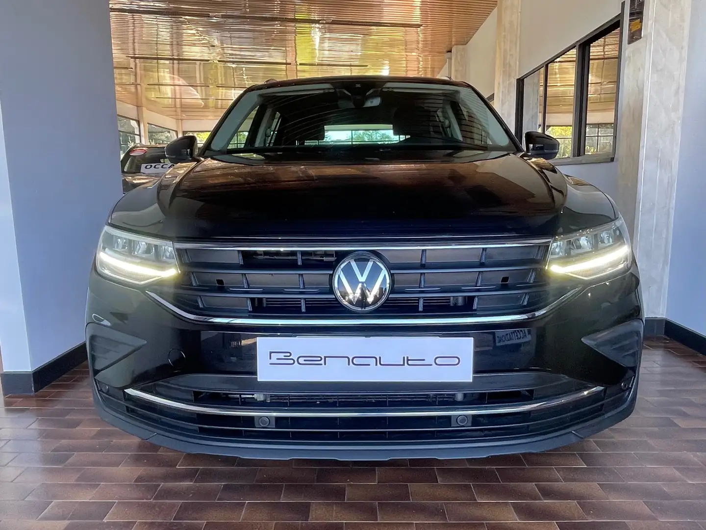 Volkswagen Tiguan 1.5 tsi Life 130cv APPLE CARPLAY/TAGLIANDI UFF/SEN Nero - 2