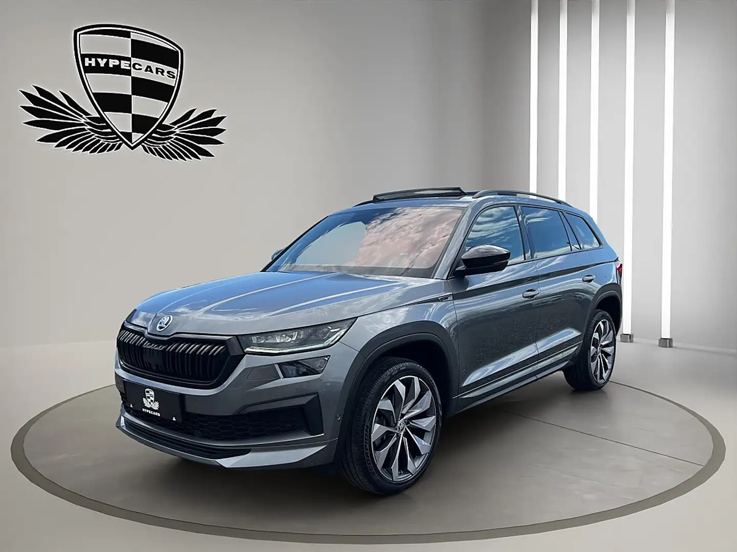 Skoda Kodiaq 2,0 TDI SCR 4x4 Sportline DSG *PANO*AHK*STANDHE... Grau - 1