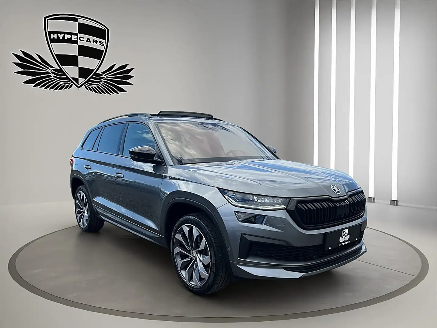Skoda Kodiaq 2,0 TDI SCR 4x4 Sportline DSG *PANO*AHK*STANDHE... Grau - 2