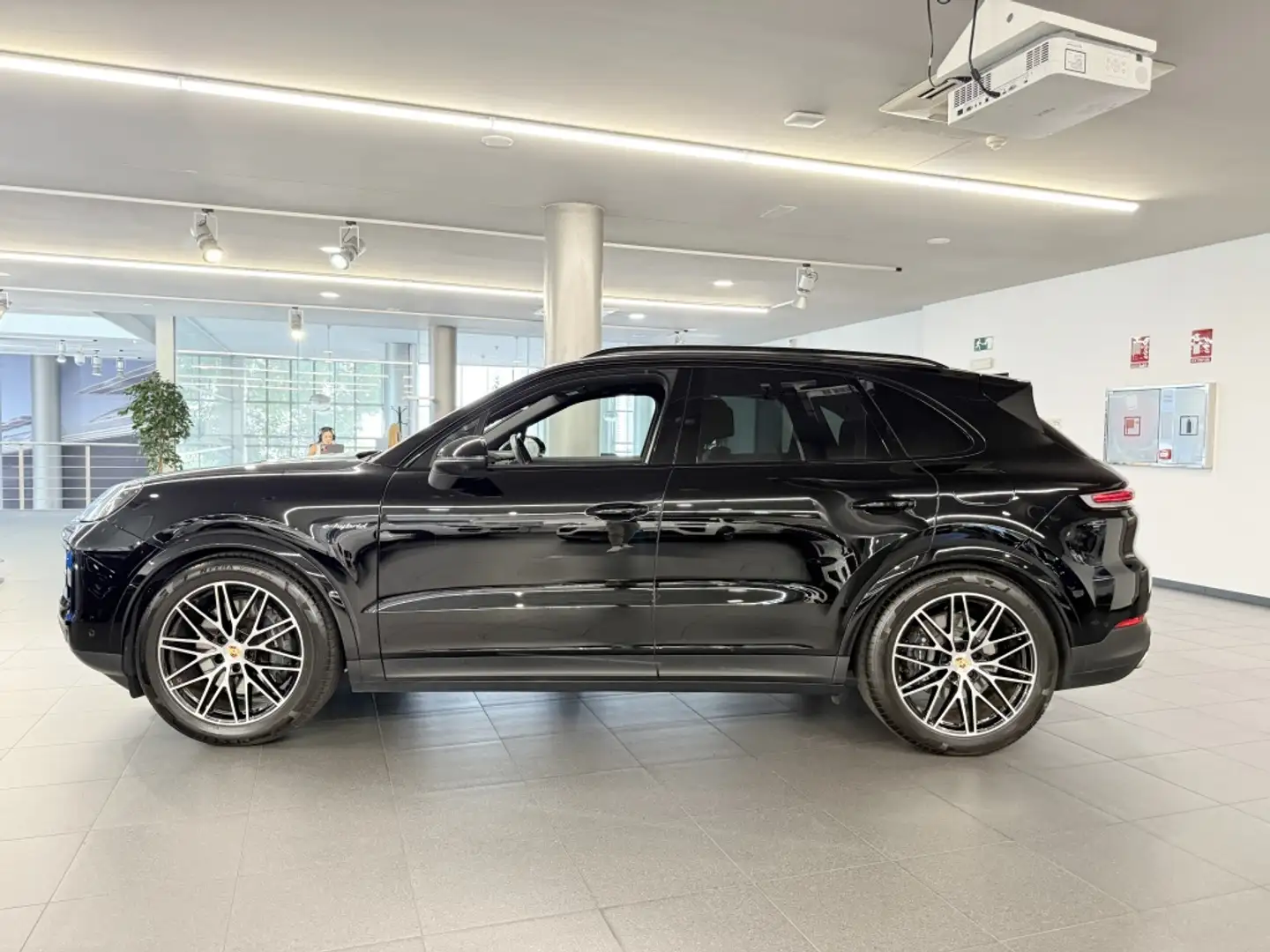 Porsche Cayenne E-Hybrid Aut. Negro - 2
