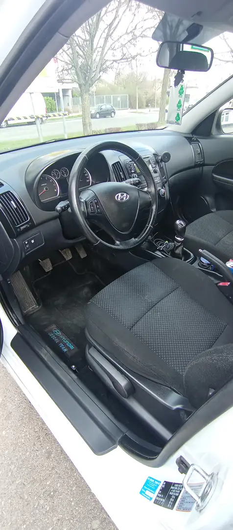 Hyundai i30 i30 1,4 CVVT Comfort Comfort Weiß - 1