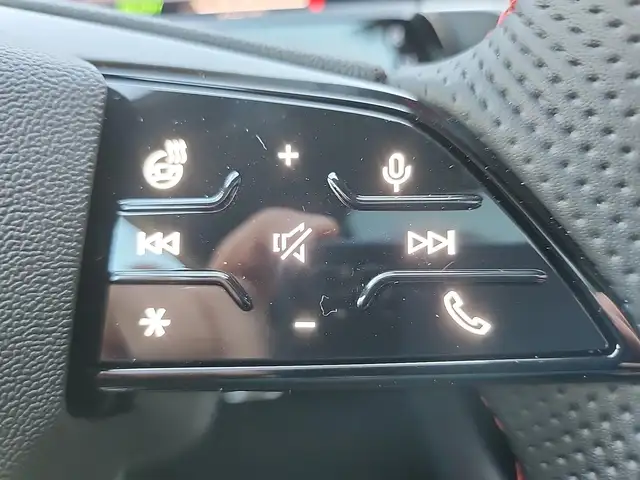Audi Q3 view 15