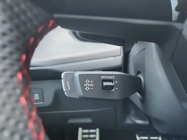 Audi Q3 view 11