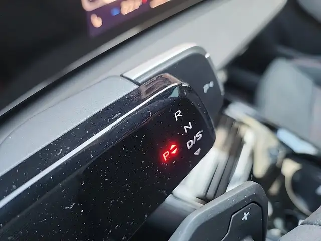 Audi Q3 view 14