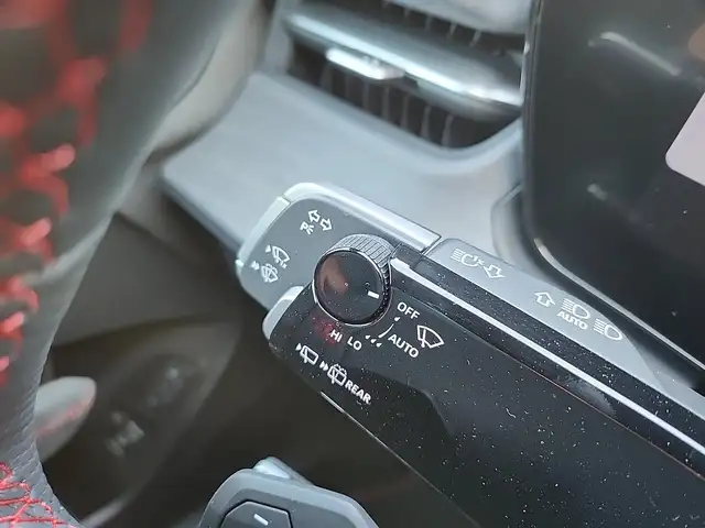 Audi Q3 view 12