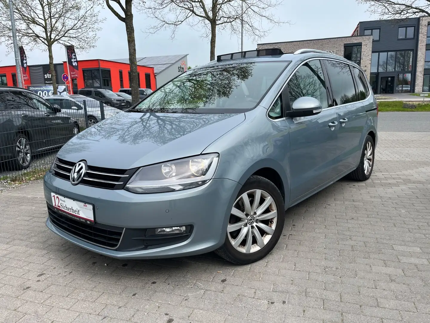 Volkswagen Sharan 2.0 TDI Comfortline DSG Pano Temp E-Türe Gris - 1