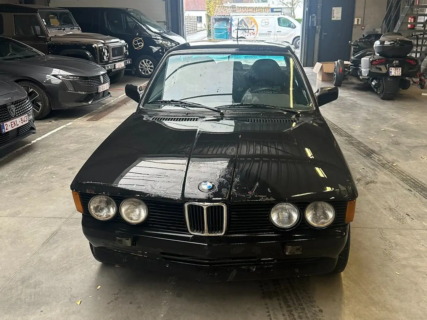 BMW 320 Noir - 1