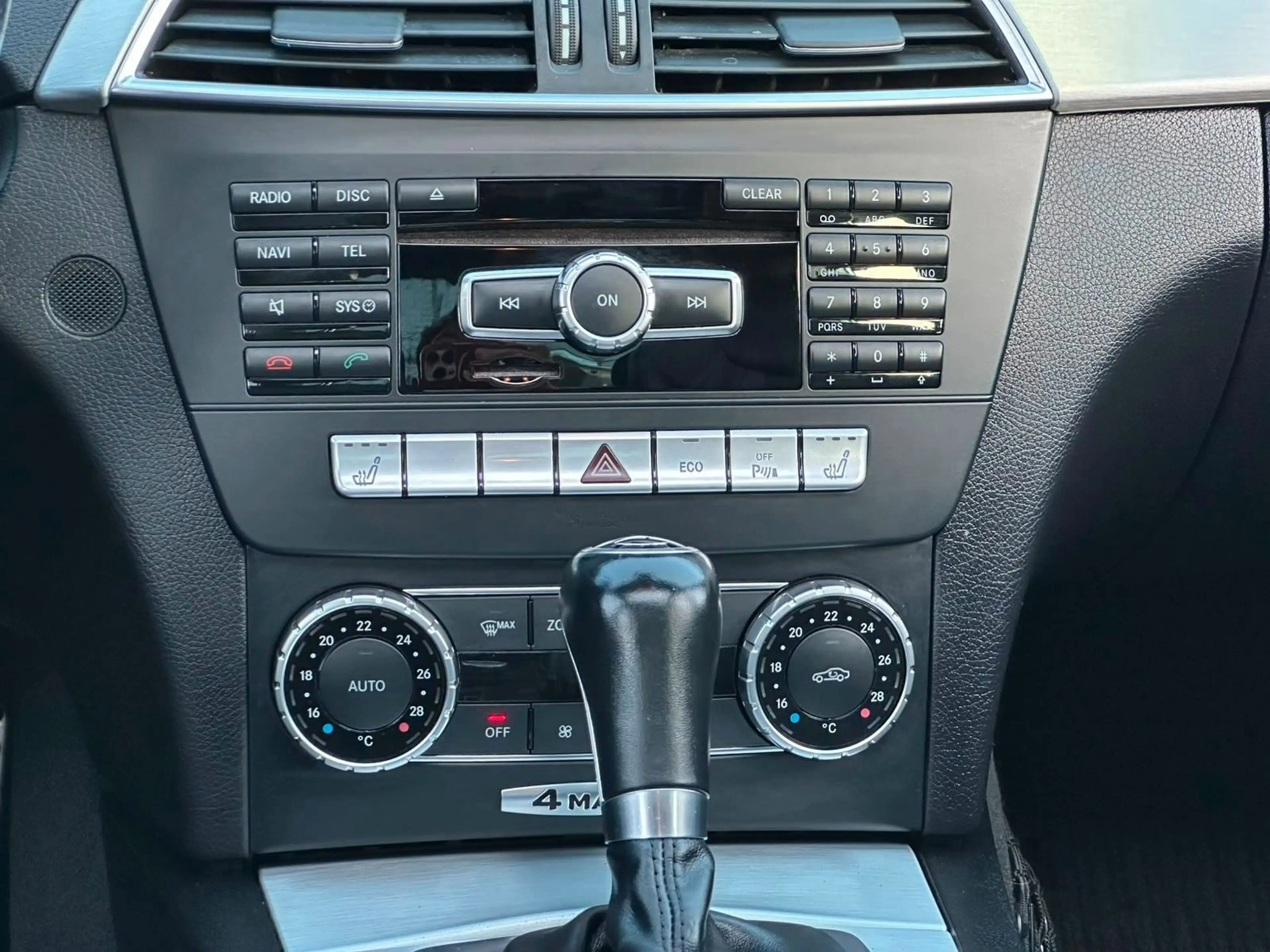 Mercedes-Benz C 350 Avantgarde AMG 4x4. PANO. NAVI. AHK — photo 13