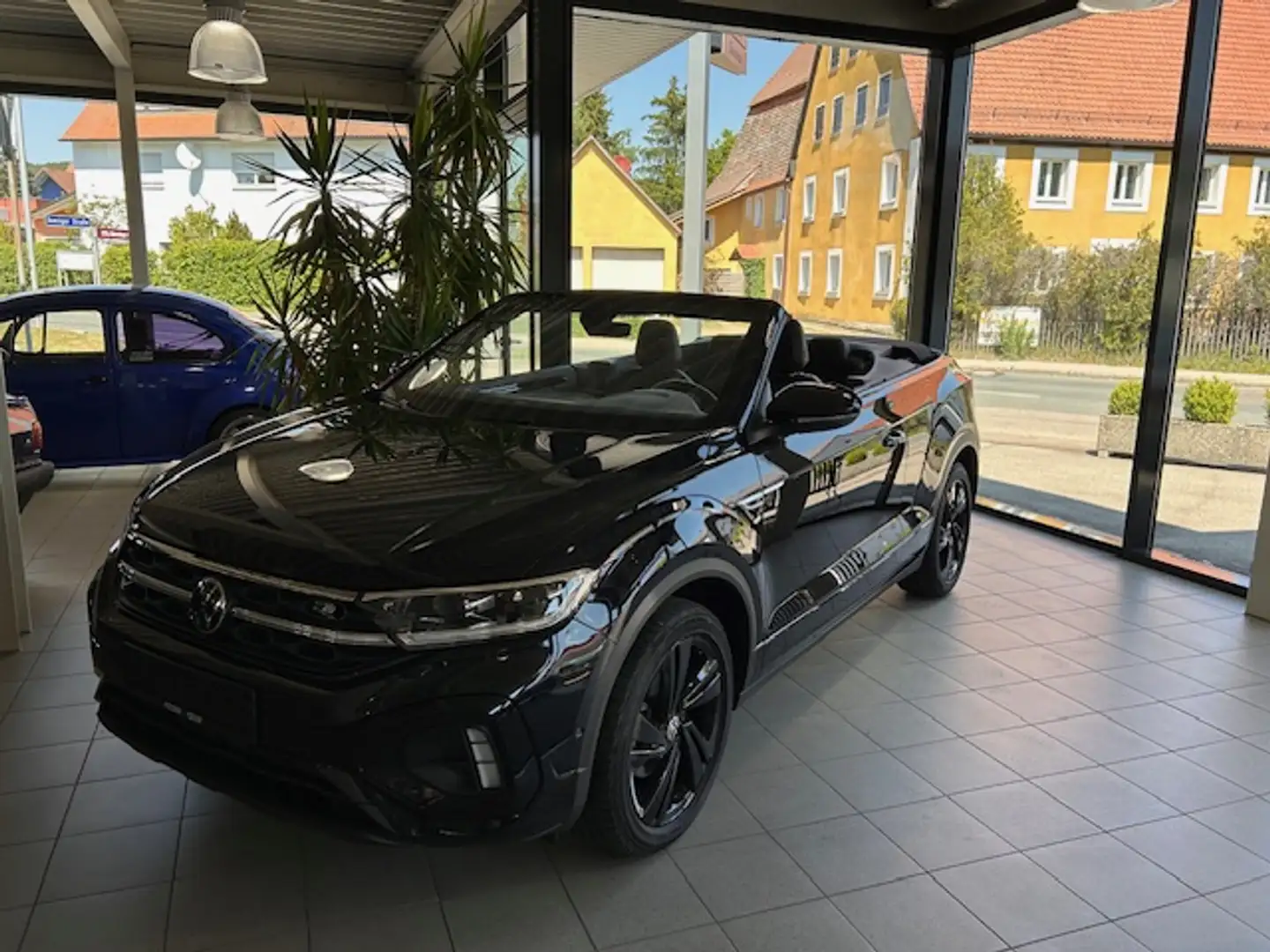 Volkswagen T-Roc Cabrio R-Line 1.5 TSI+NAVI+KAMERA+DAB Noir - 1