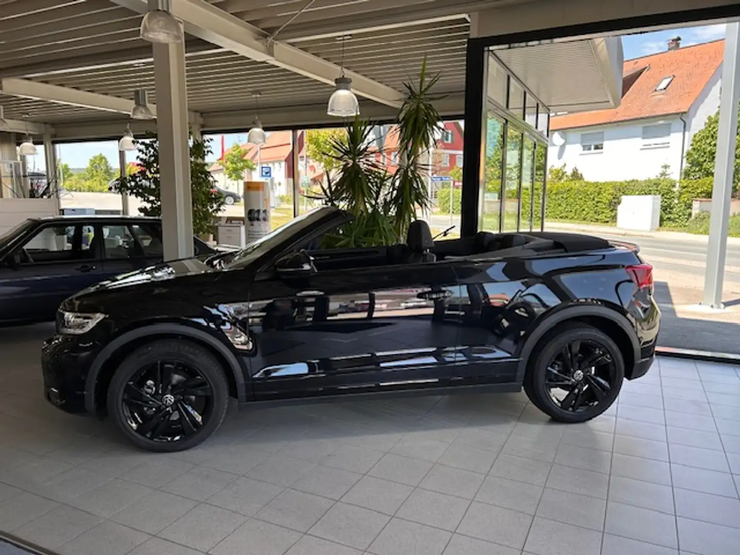 Volkswagen T-Roc Cabrio R-Line 1.5 TSI+NAVI+KAMERA+DAB Noir - 2