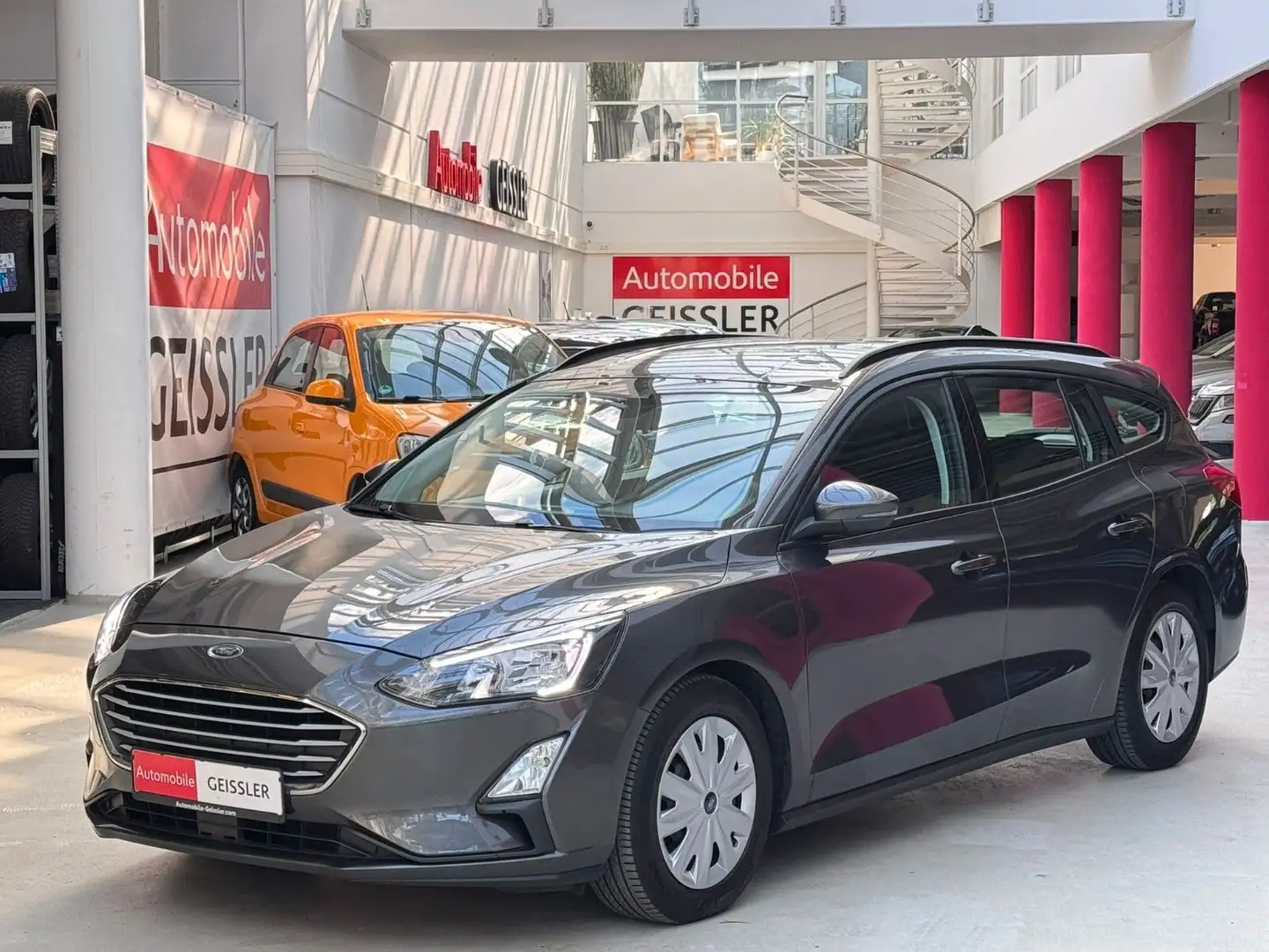 Ford Focus Turnier Trend Grau - 1