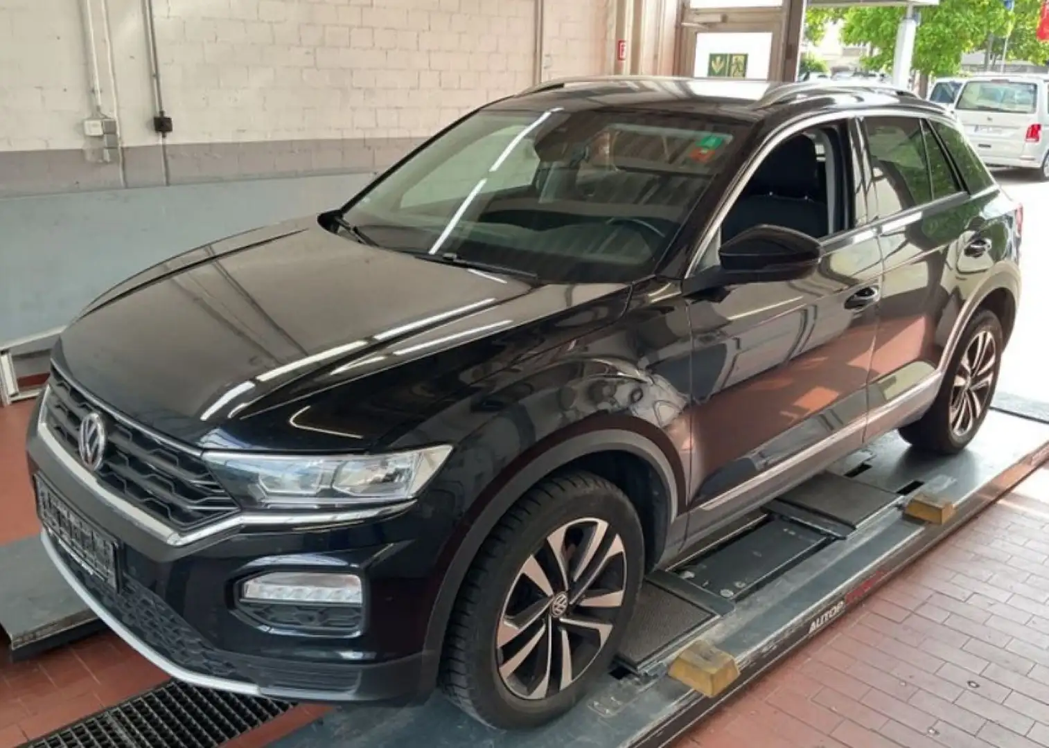 Volkswagen T-Roc 2.0 TDI SCR DSG UNITED Zwart - 2