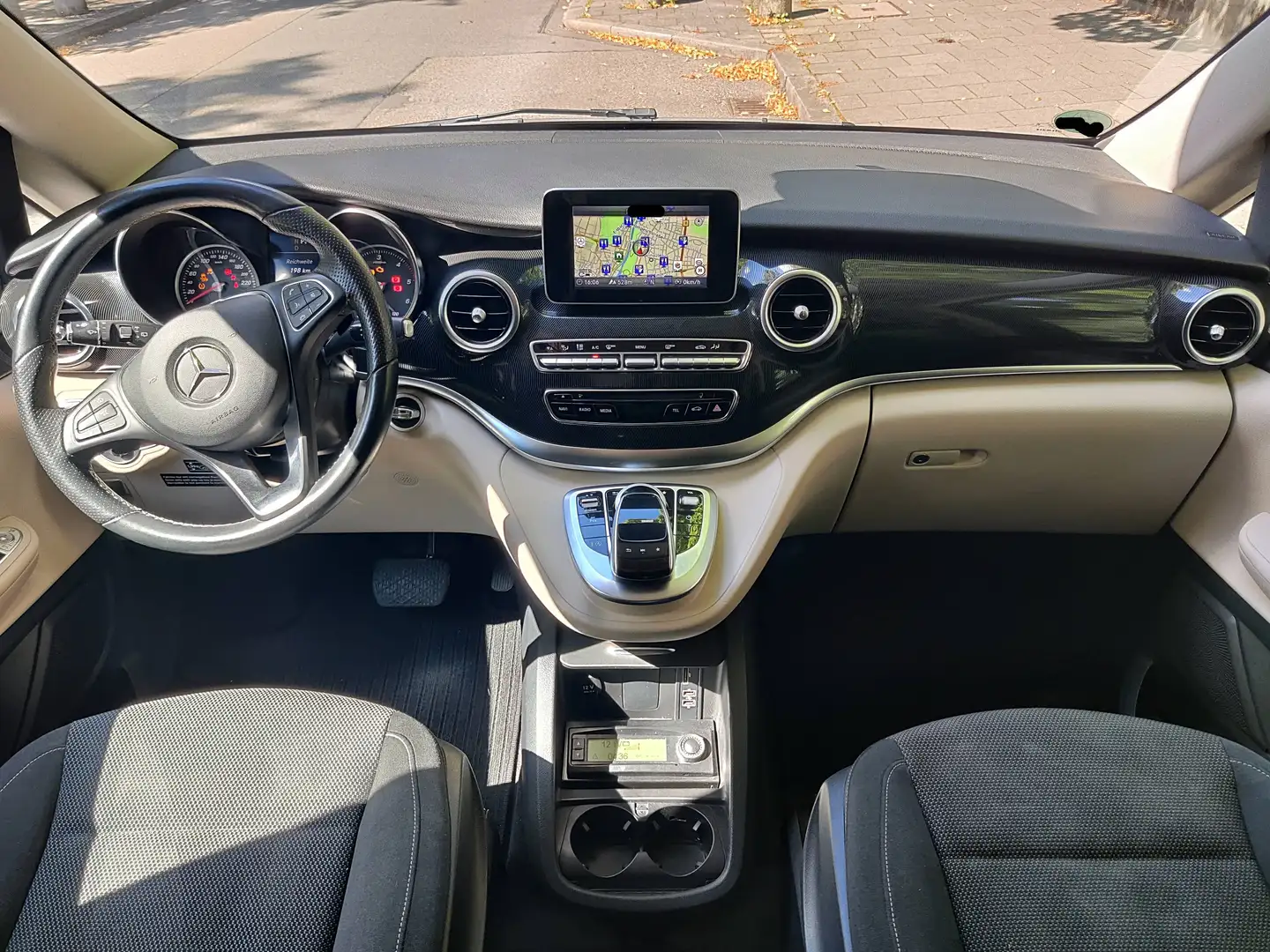 Mercedes-Benz Marco Polo V250d Edition, TÜV/AU neu, Küche, 8 Räder Silber - 2