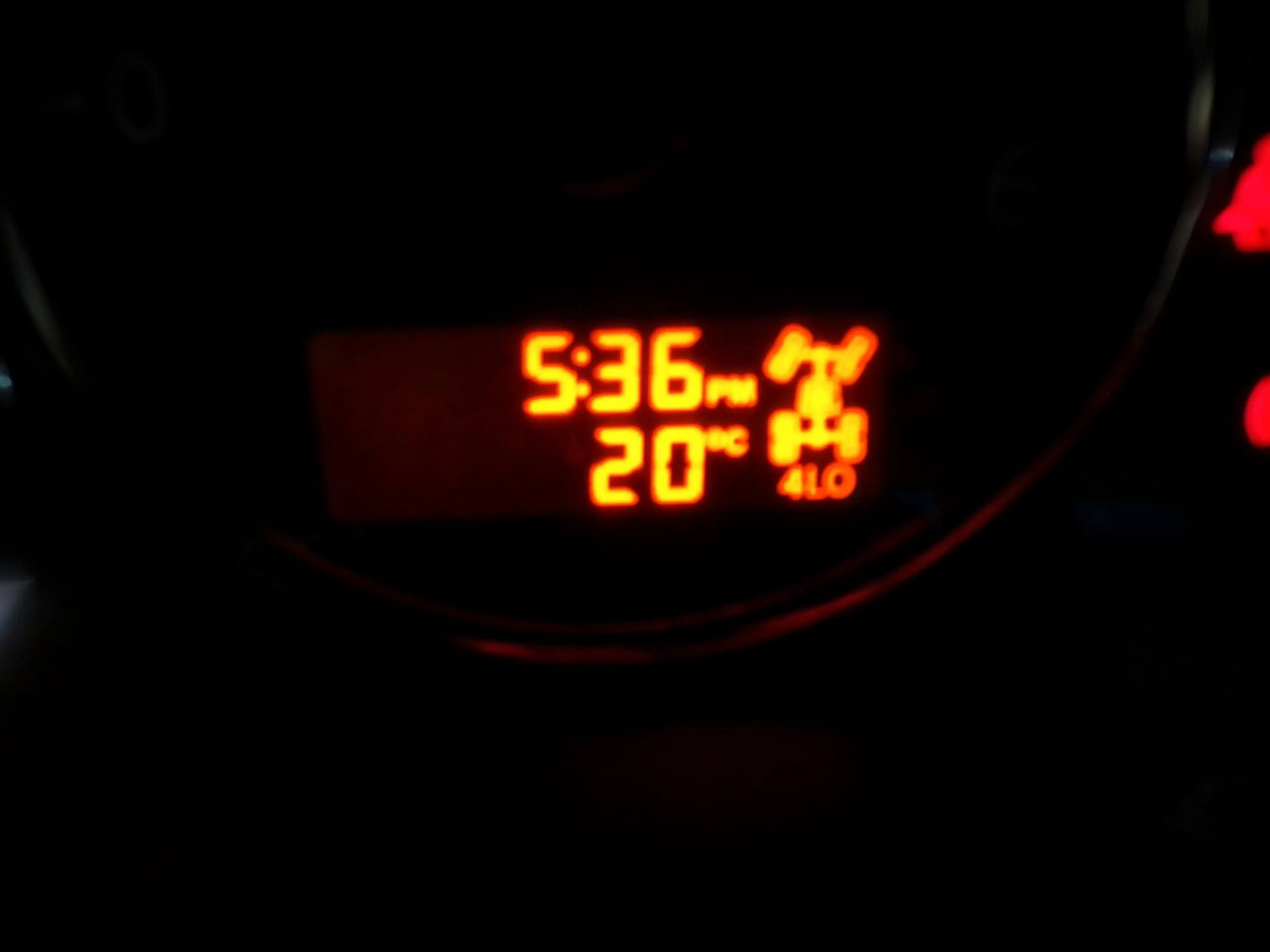 Nissan Pathfinder 2.5 dCi/7Sitzer/Klima/4X4 Allrad — photo 15