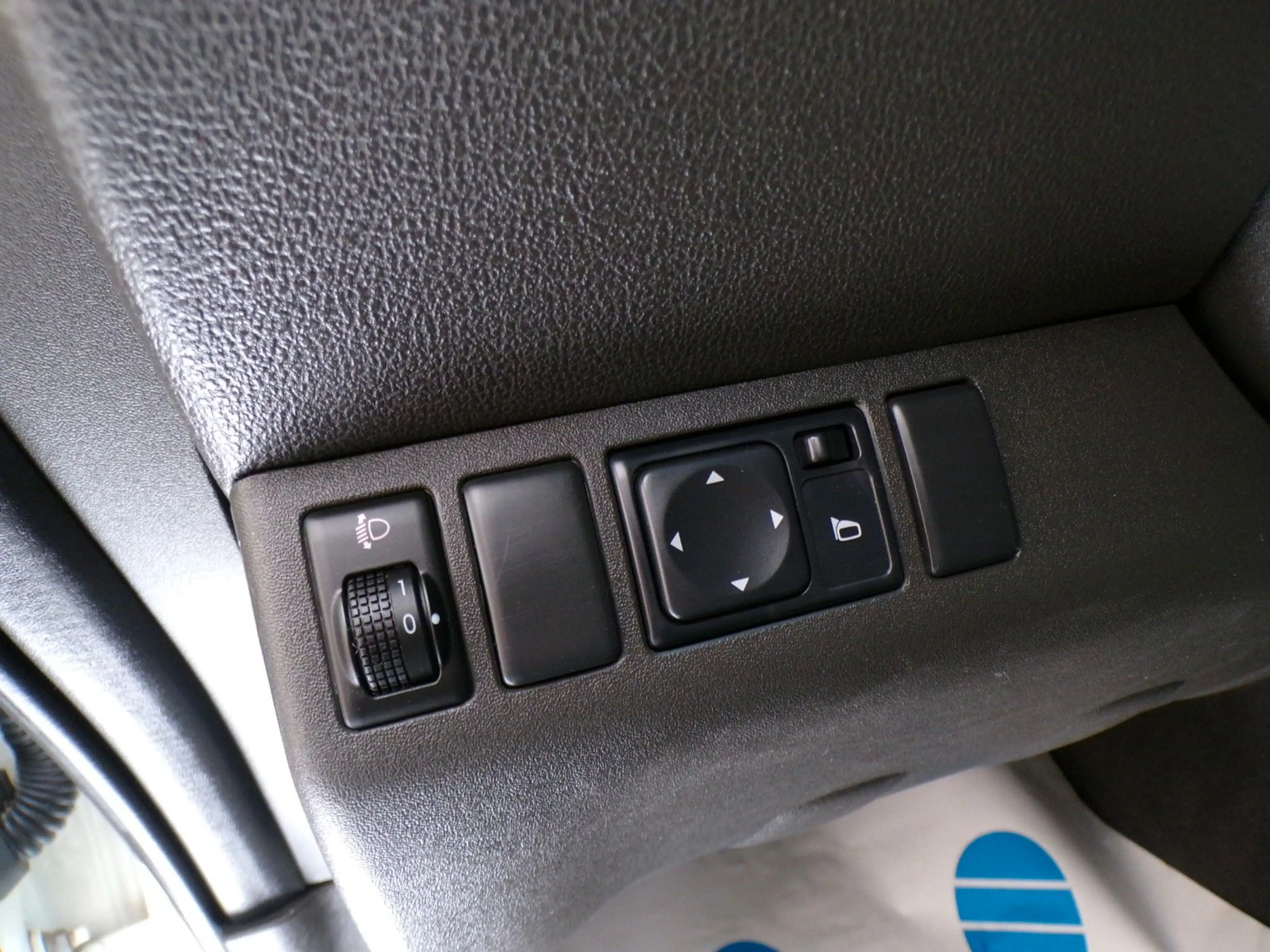 Nissan Pathfinder 2.5 dCi/7Sitzer/Klima/4X4 Allrad — photo 14