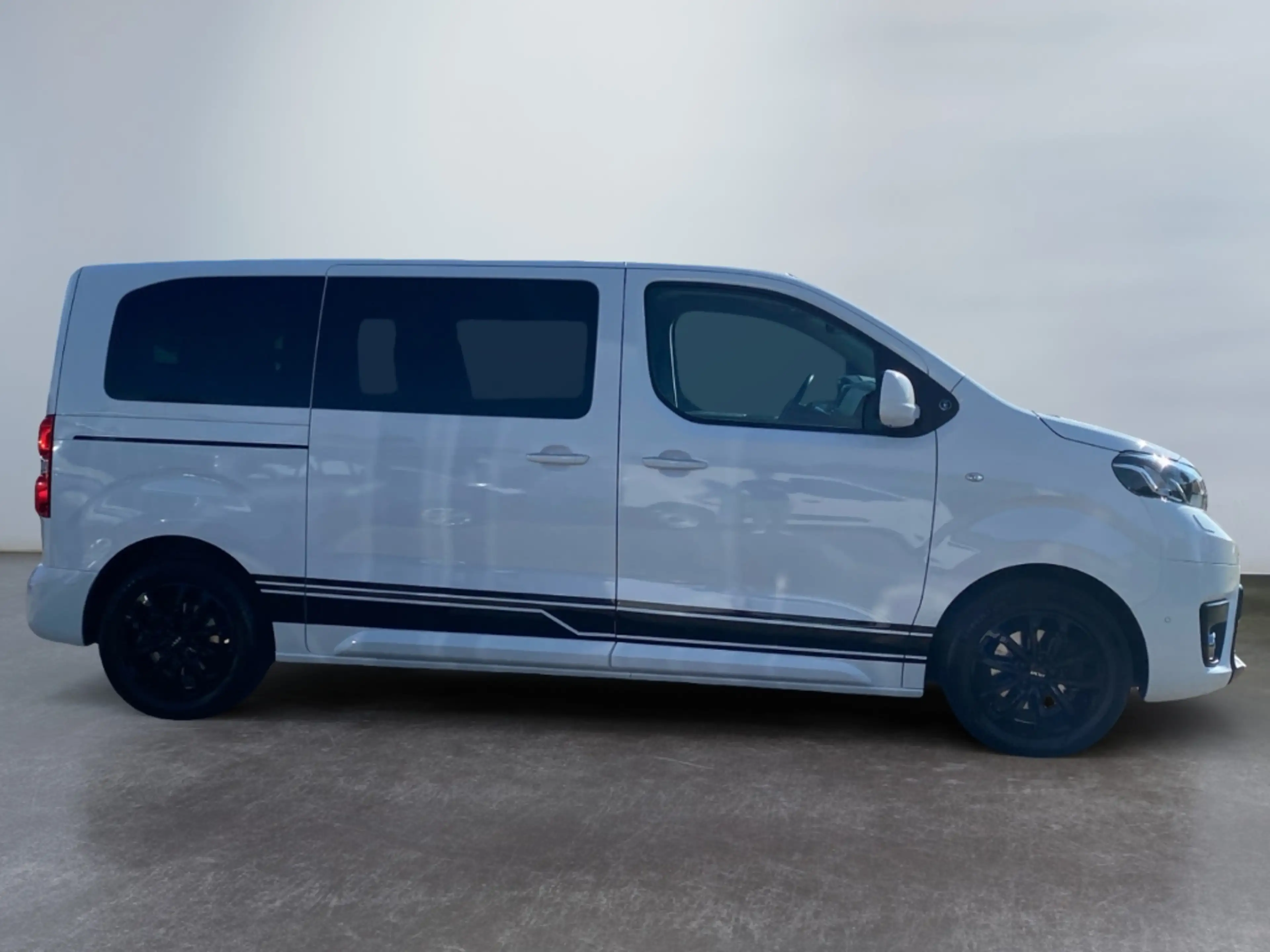 Toyota Proace Verso 2.0 D L1 Team D *AHK*CAM*SHZ*ACC*PDC* — photo 10