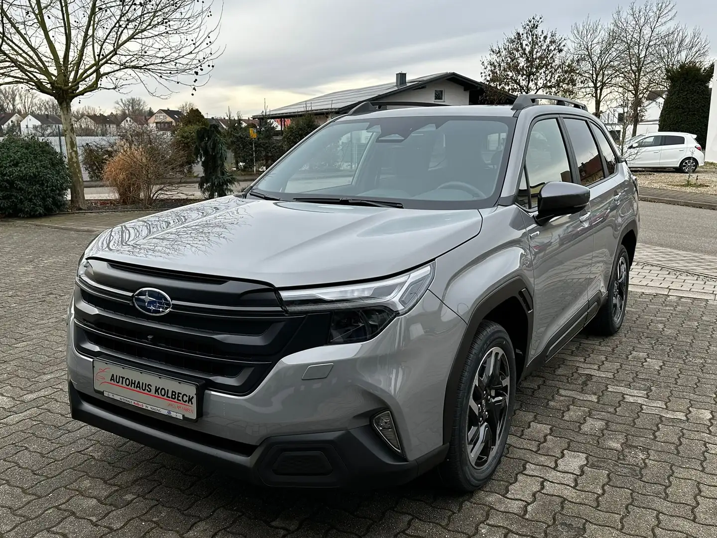 Subaru Forester 2.0ie Exclusive (Modelljahr 25) Grigio - 2