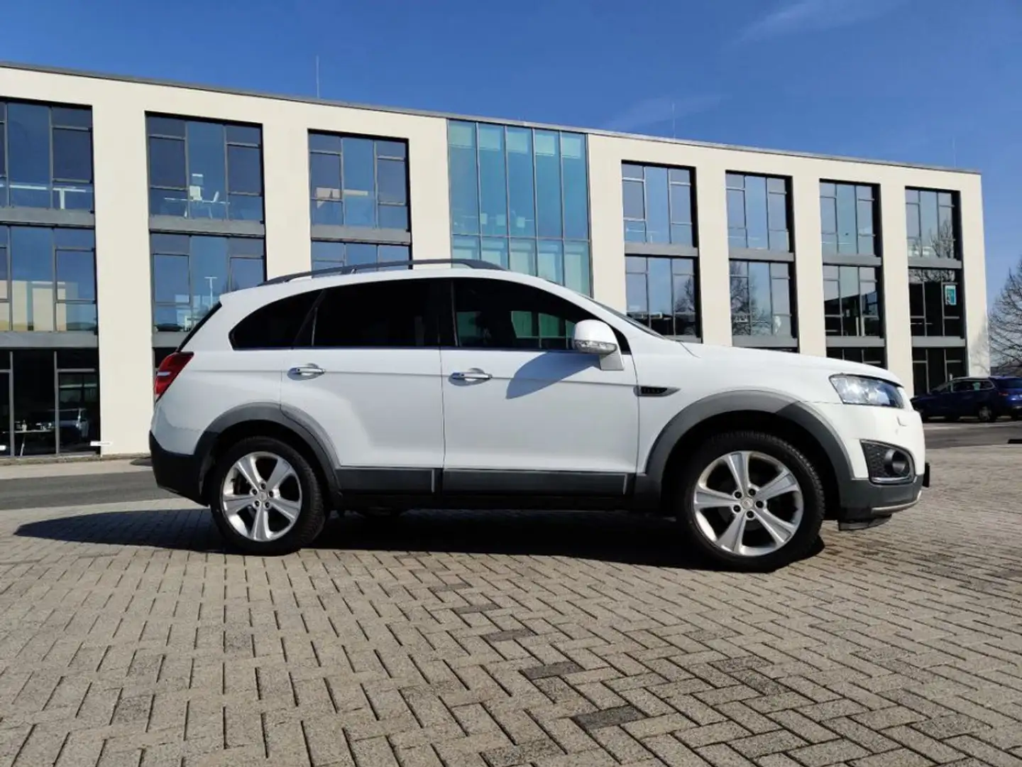 Chevrolet Captiva Captiva 2.2 TD AWD Automatik LTZ Weiß - 1