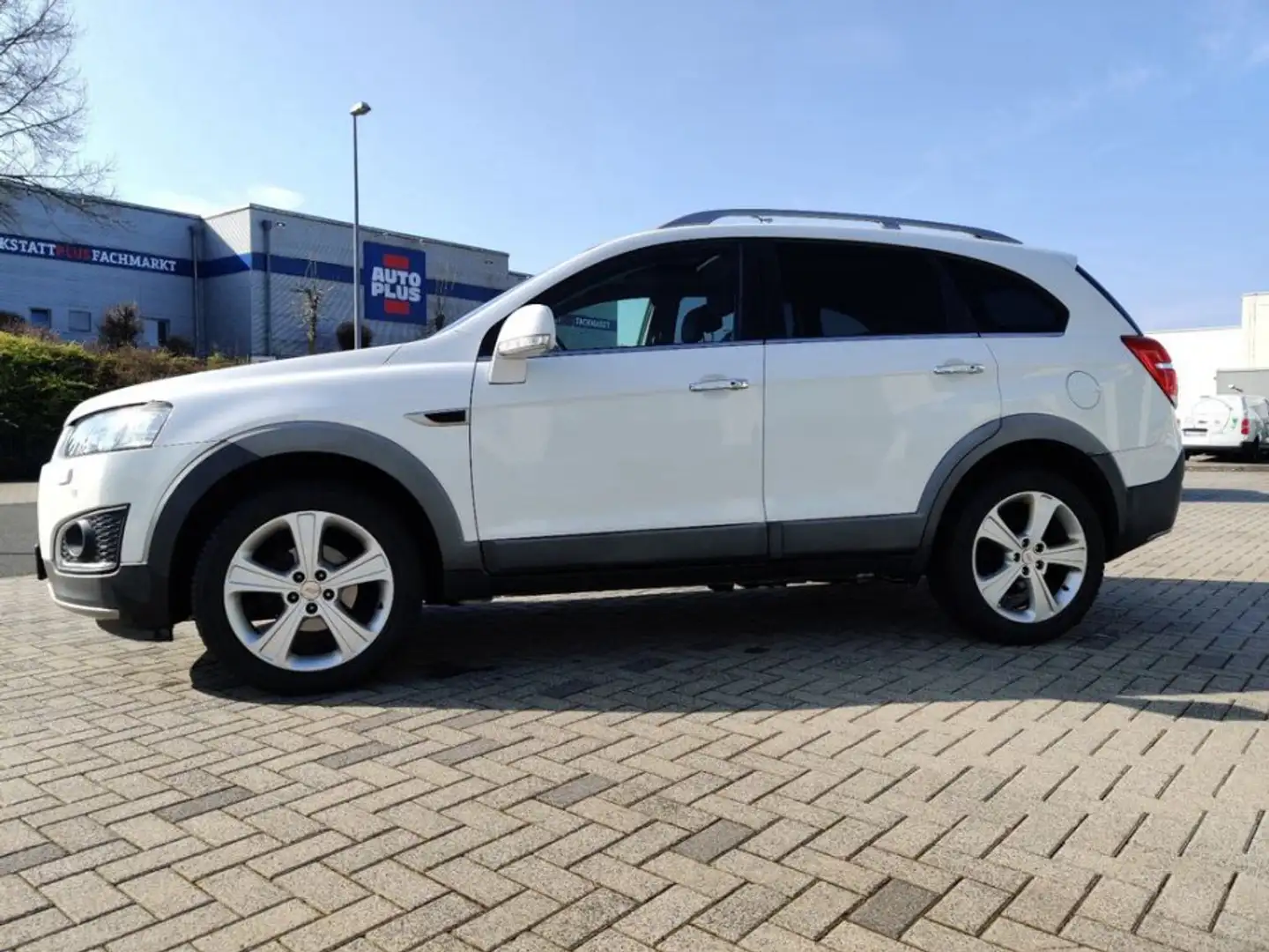 Chevrolet Captiva Captiva 2.2 TD AWD Automatik LTZ Weiß - 2