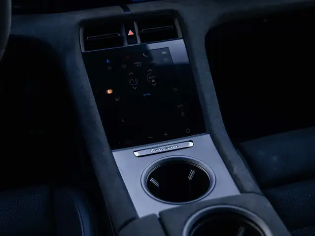 Porsche Taycan view 14