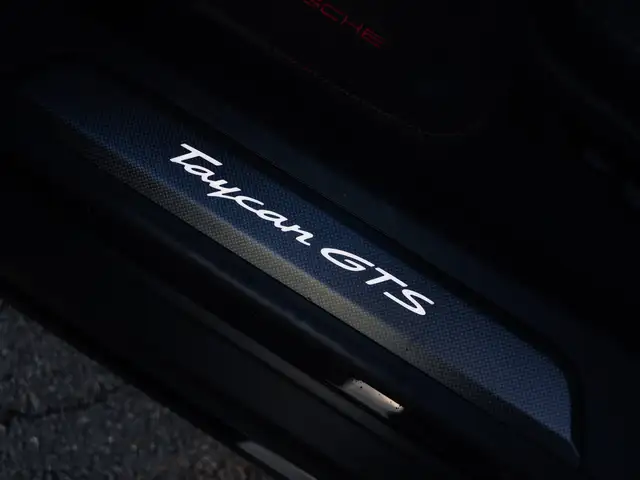 Porsche Taycan view 15