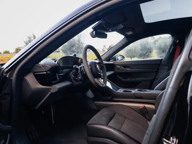 Porsche Taycan view 7