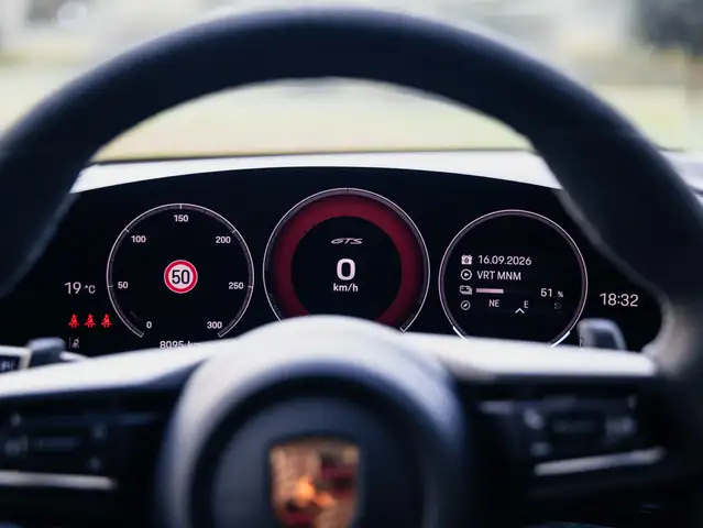 Porsche Taycan view 11