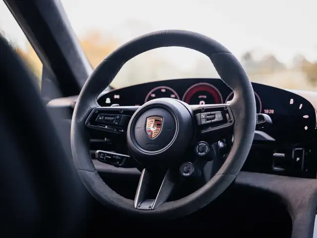 Porsche Taycan view 10