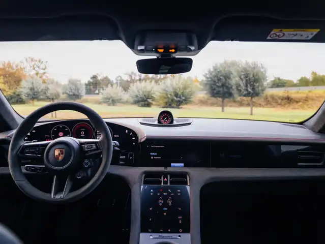 Porsche Taycan view 9