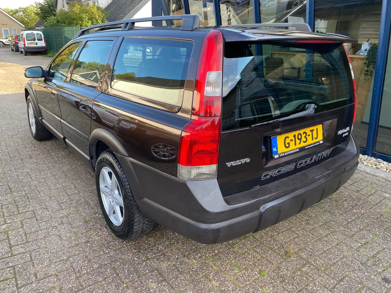 Volvo XC70 2.5 T AWD Automaat Comfort LEER / SUNROOF / YOUNGT, foto 2