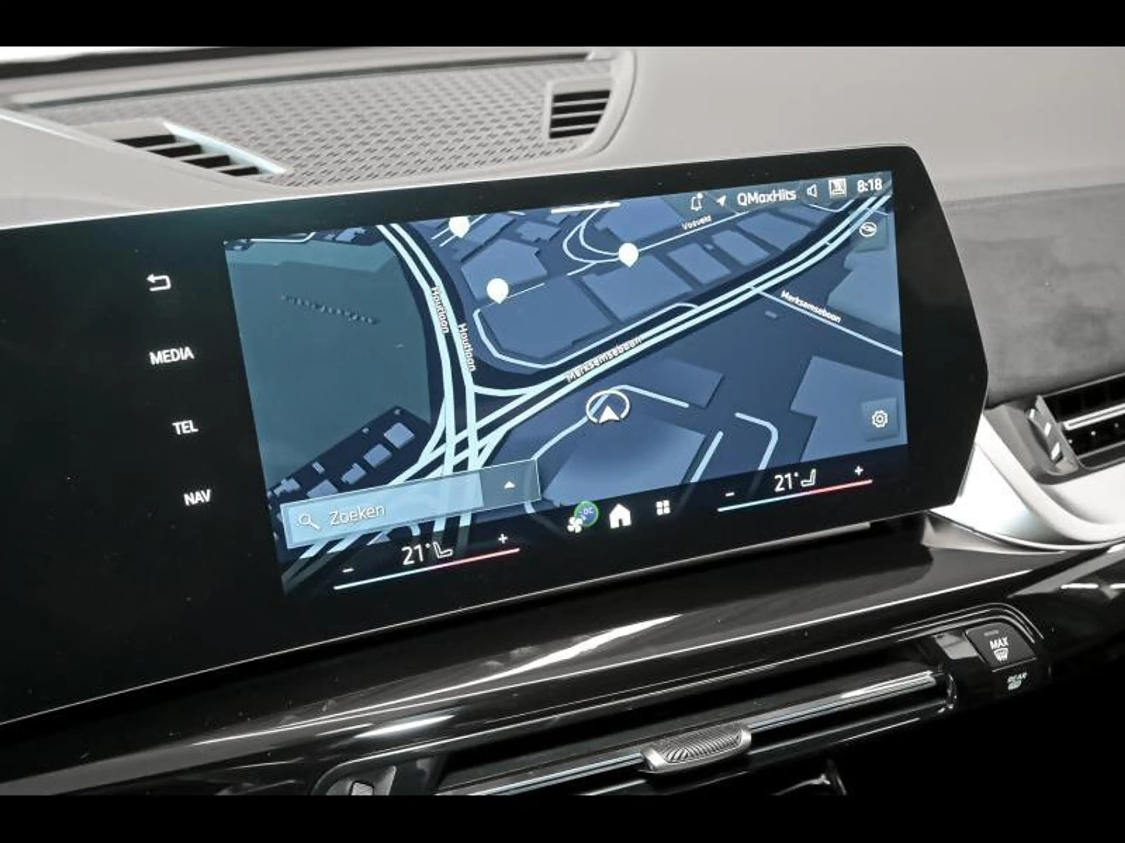 BMW iX2 eDrive20 / M Sport — photo 14