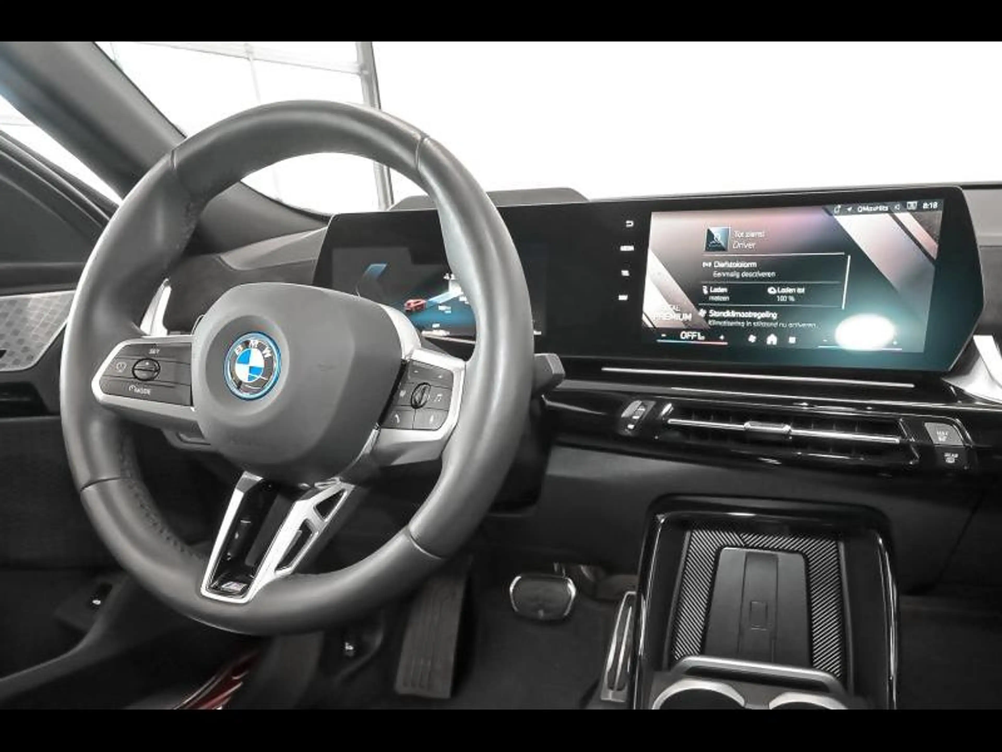 BMW iX2 eDrive20 / M Sport — photo 9