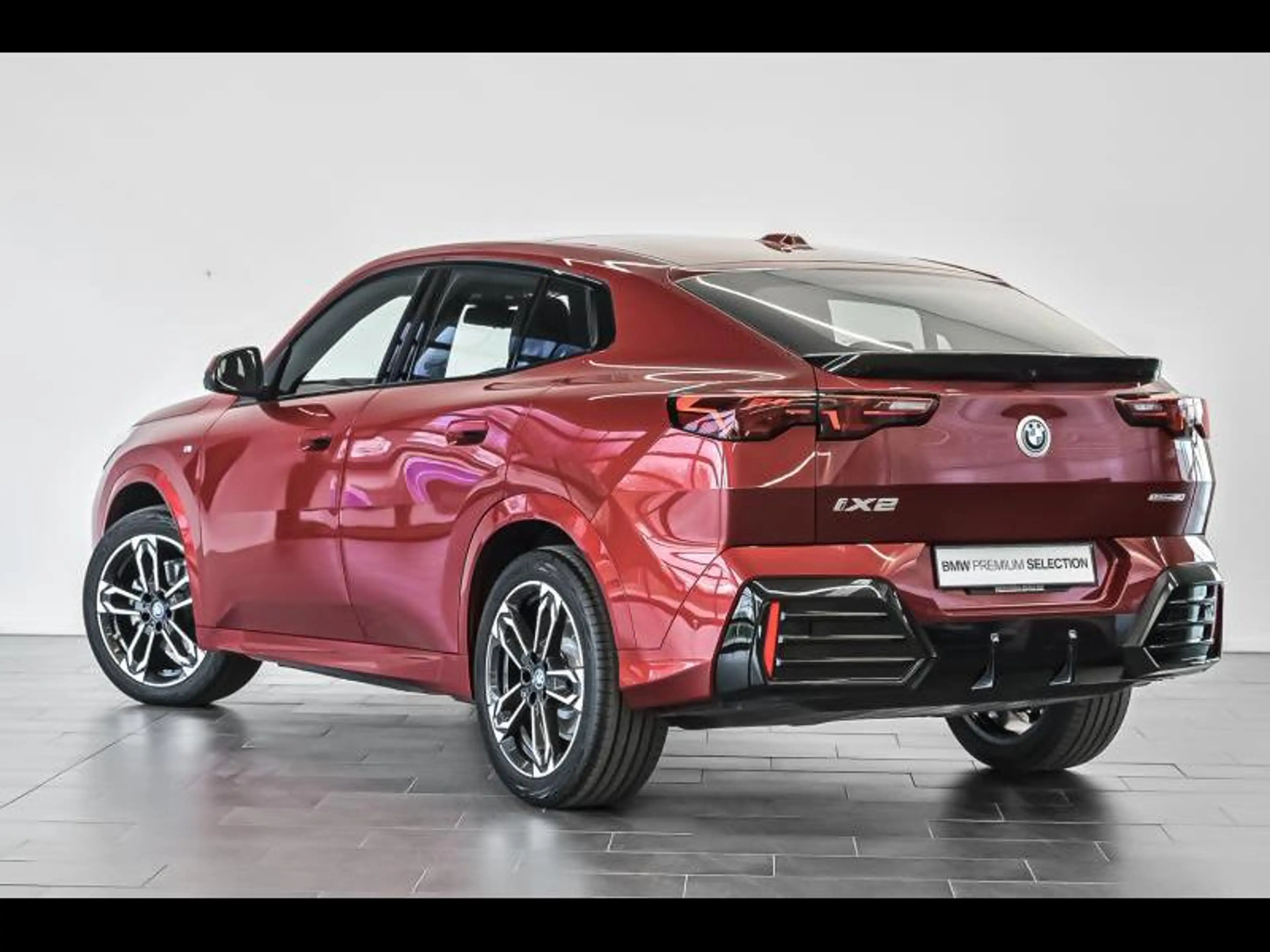 BMW iX2 eDrive20 / M Sport — photo 5