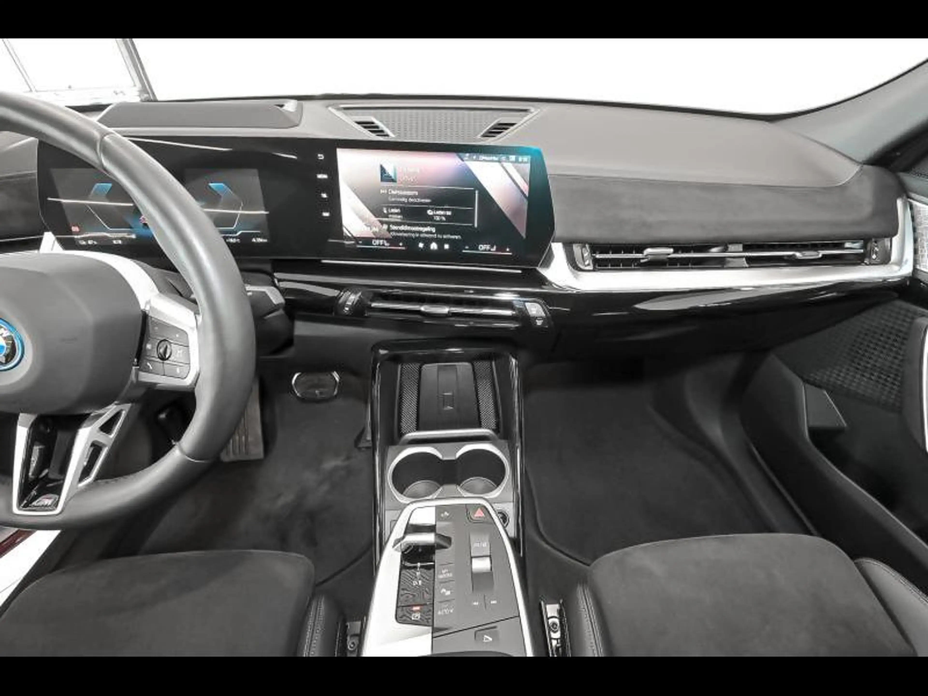 BMW iX2 eDrive20 / M Sport — photo 7