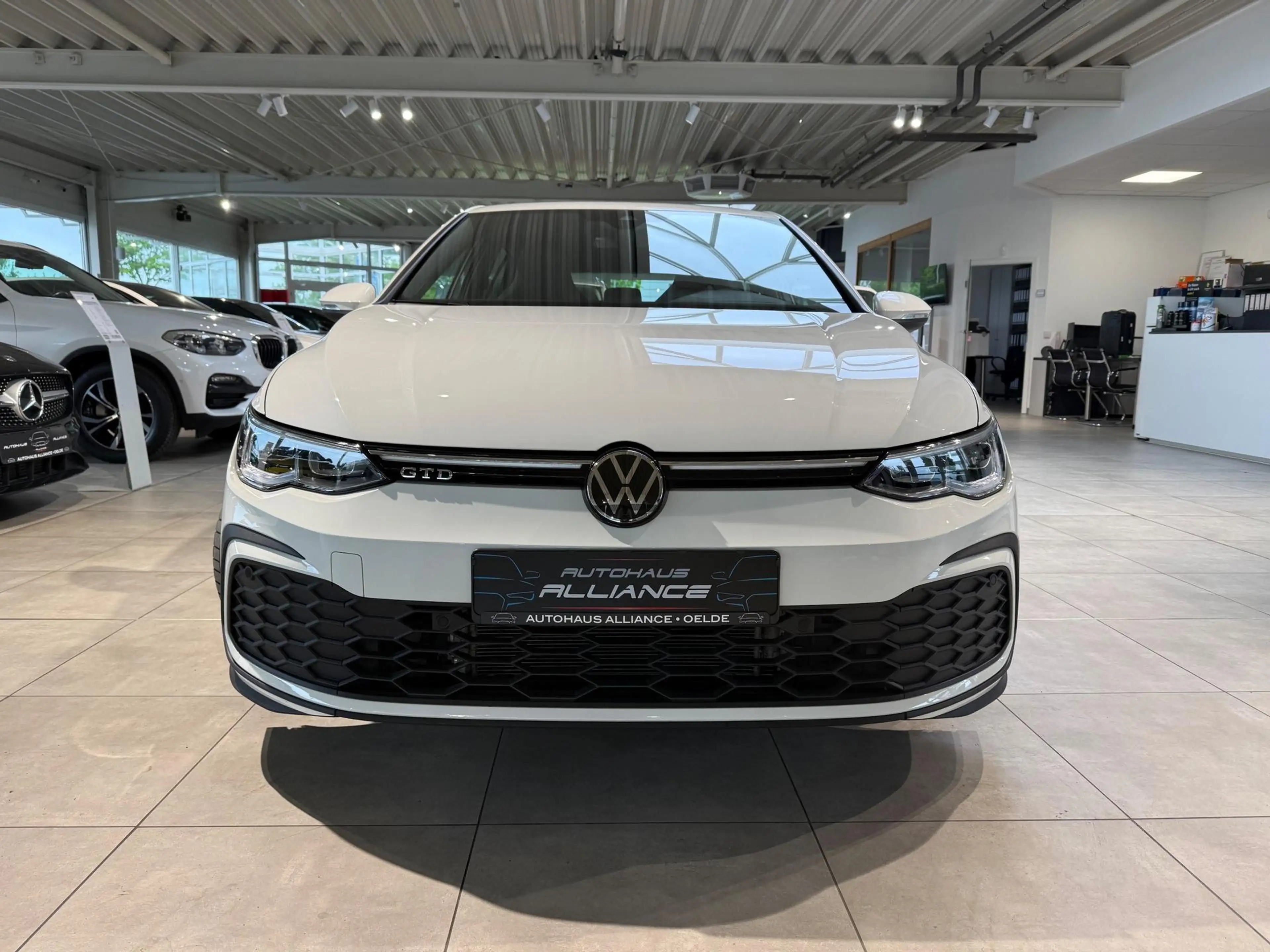 Volkswagen Golf GTD VIII 2.0 TDI 147 kW (200 PS), Autom. 7-Gang, Fr... — photo 2