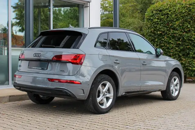 Audi Q5 view 5