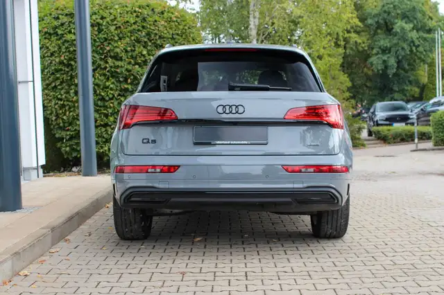 Audi Q5 view 6
