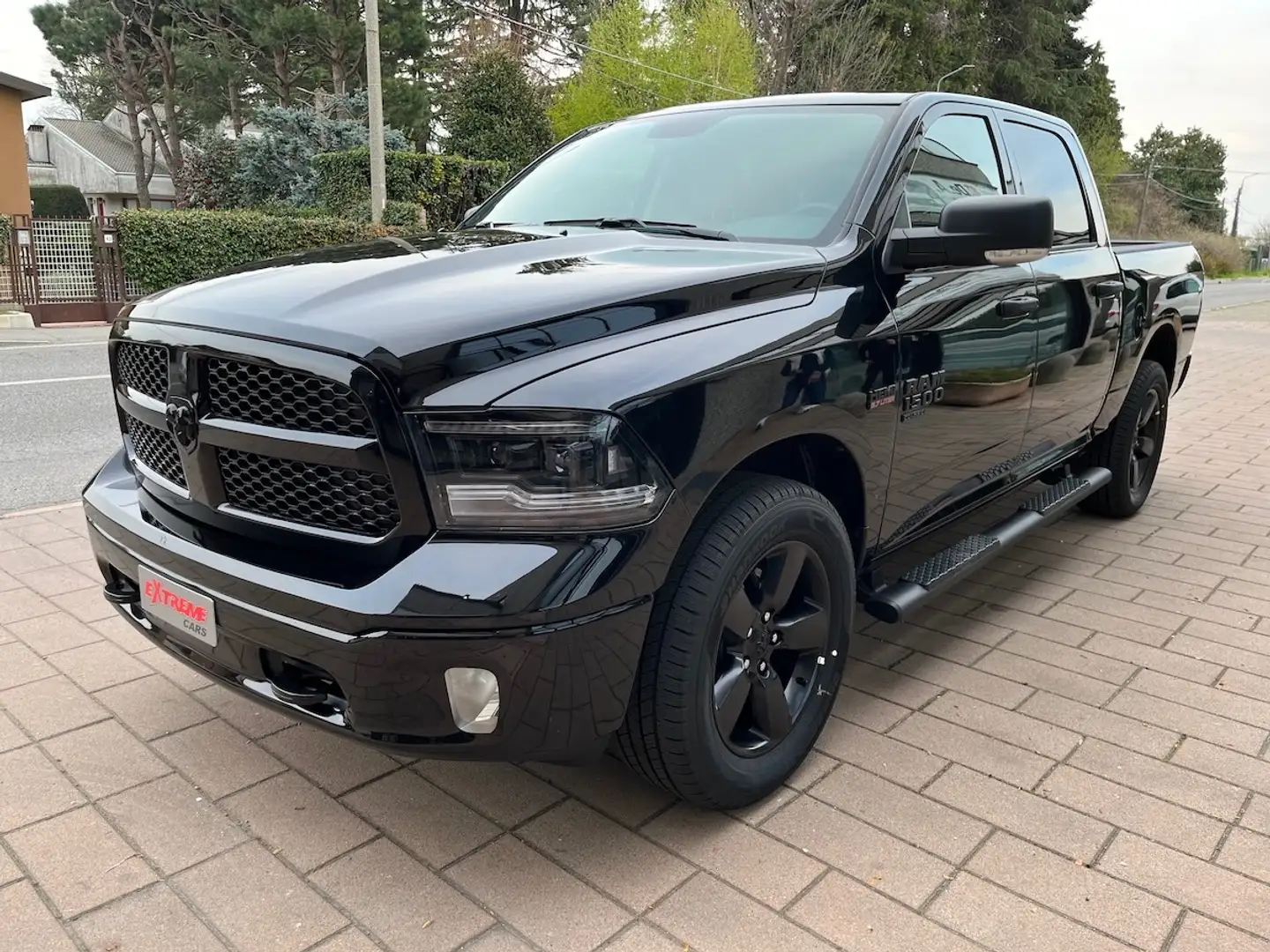 RAM 1500 CLASSIC SLT BLACK 2023 Pronta consegna Czarny - 1