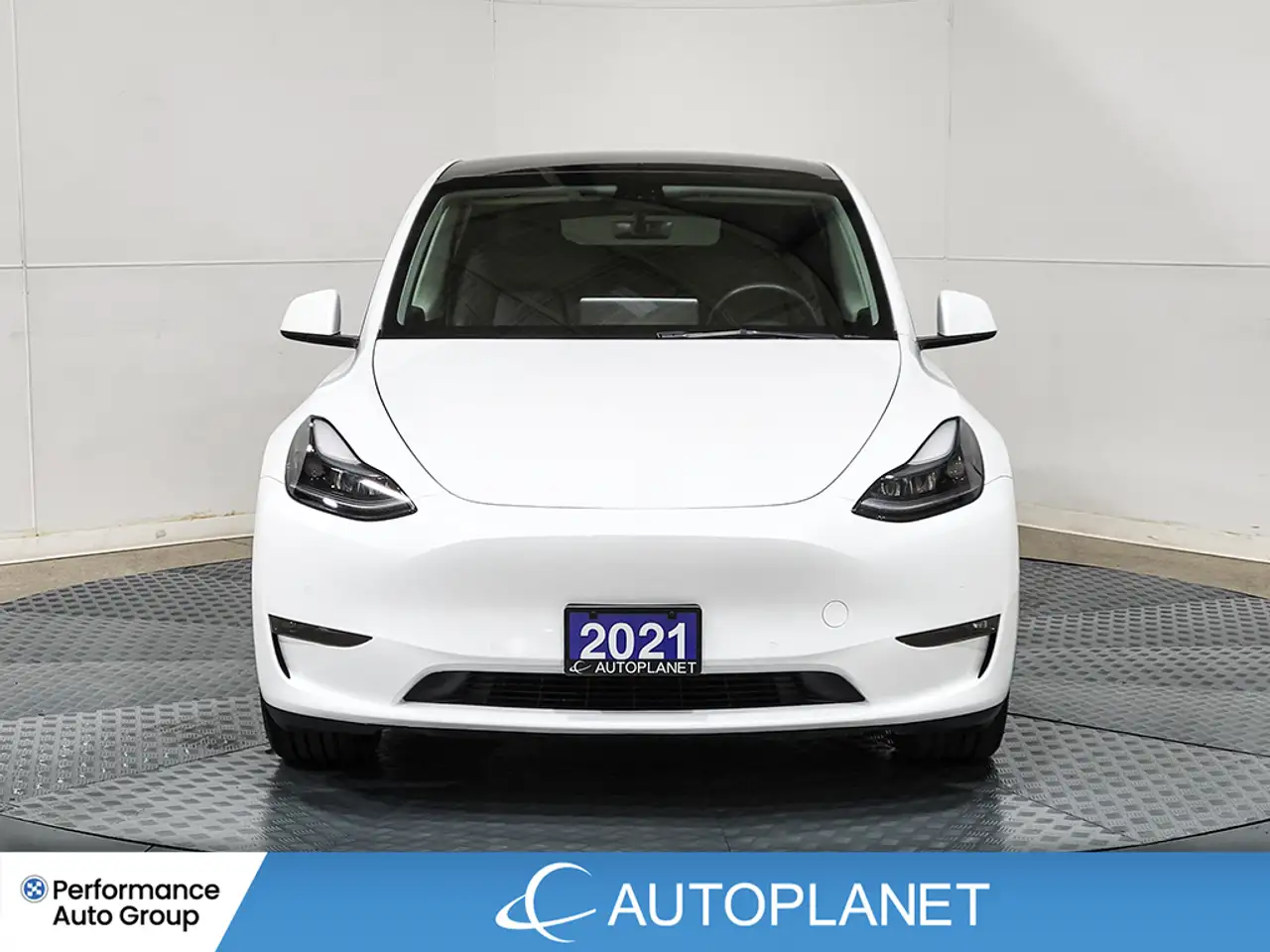 Tesla Model Y photo Tesla Model Y