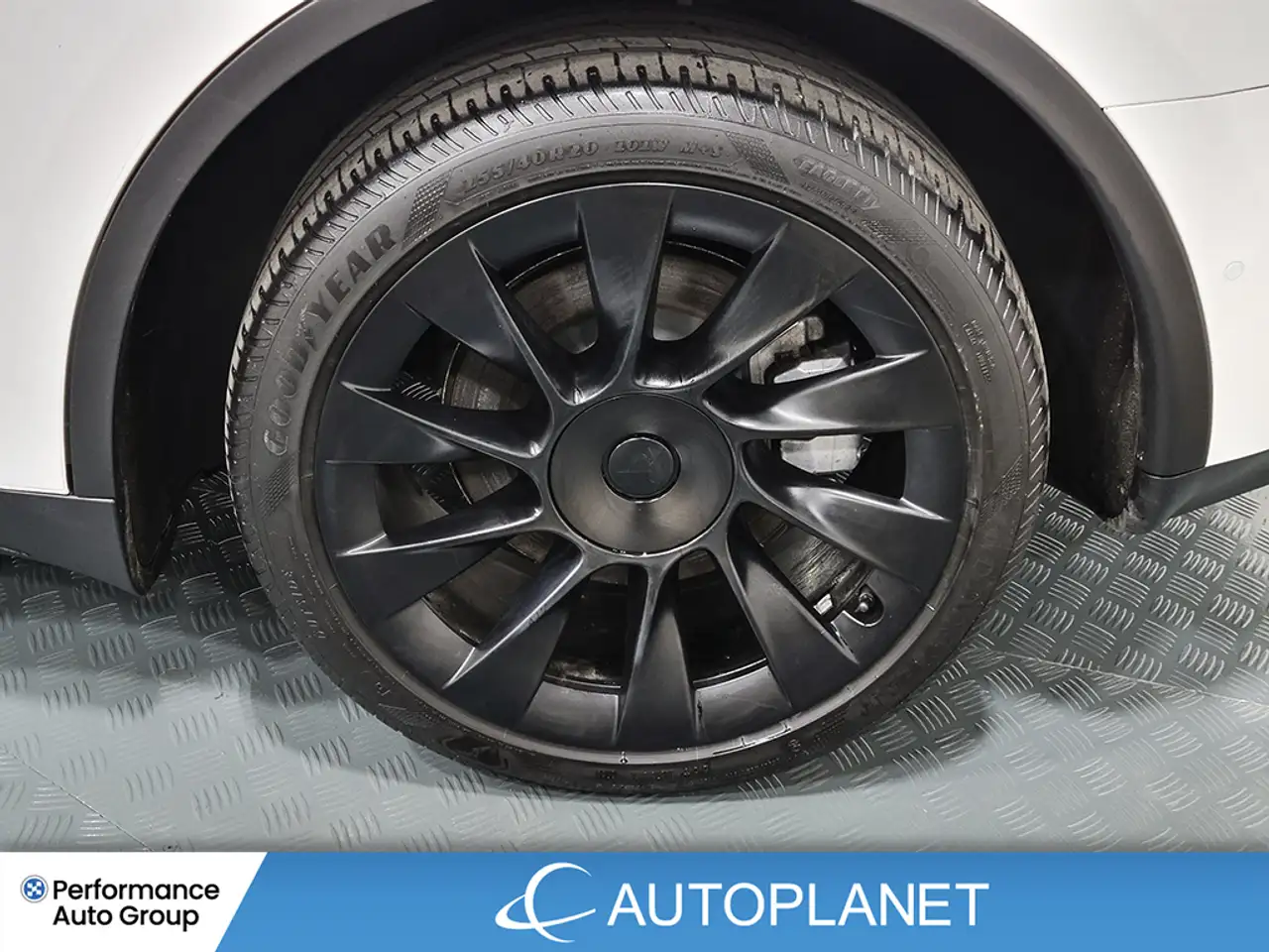 Tesla Model Y photo Tesla Model Y