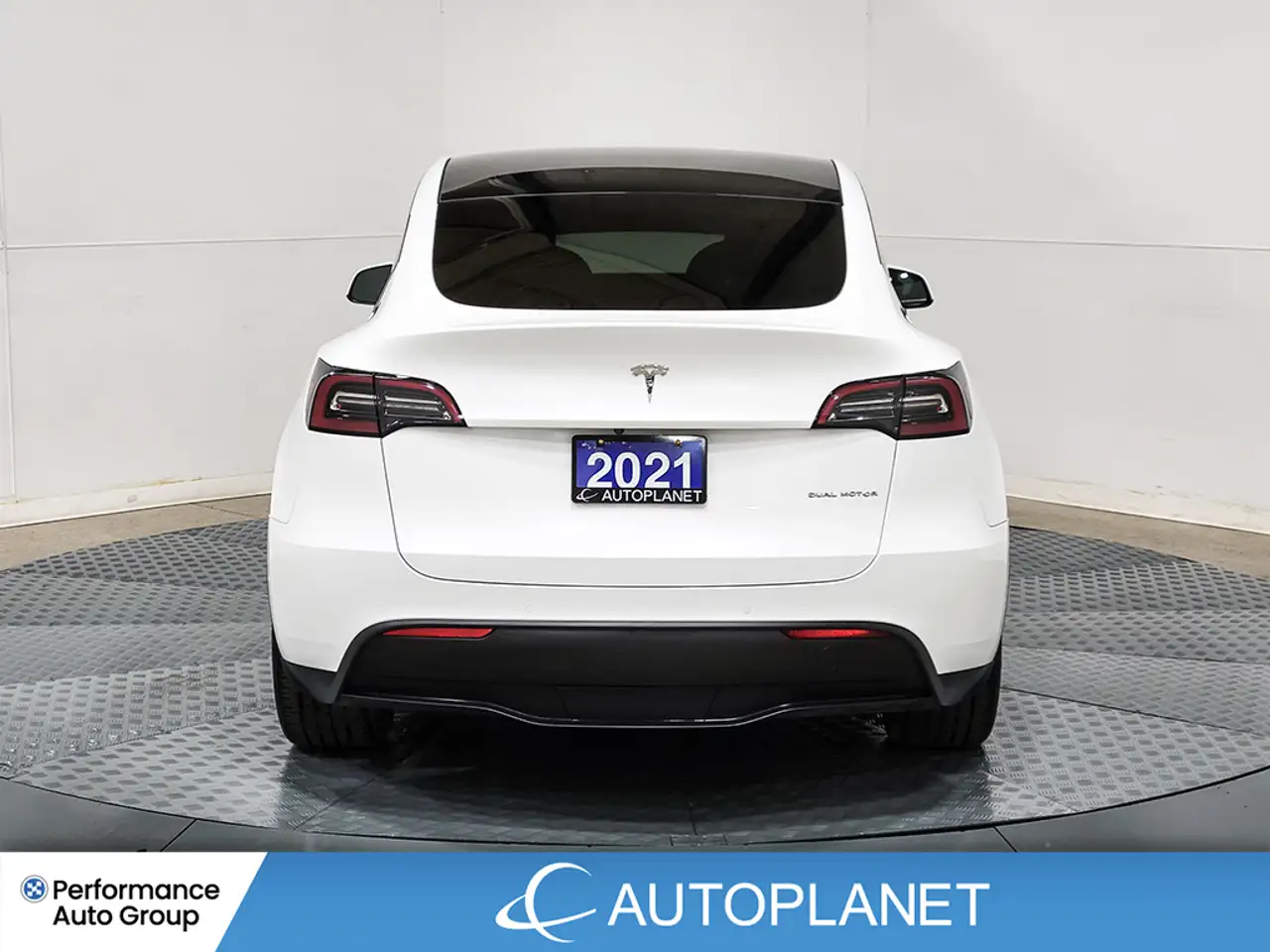 Tesla Model Y photo Tesla Model Y