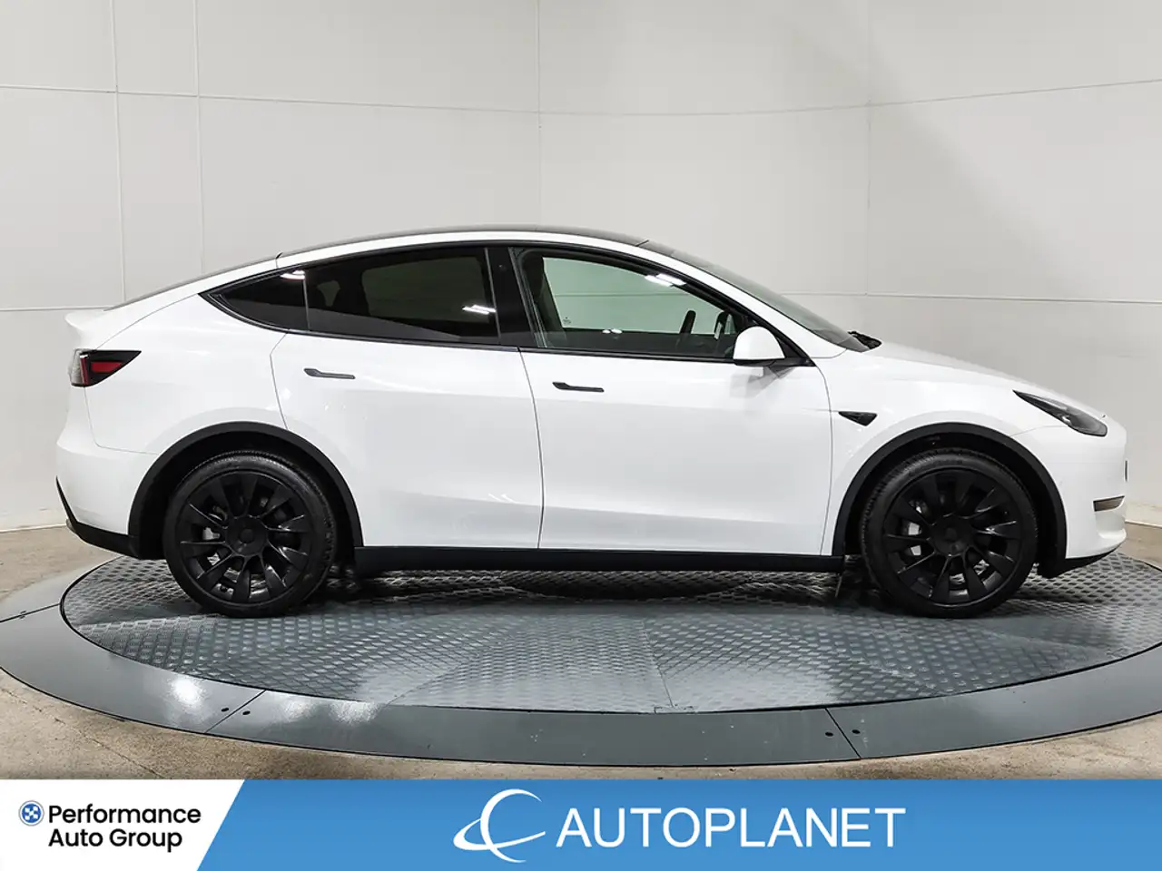 Tesla Model Y photo Tesla Model Y