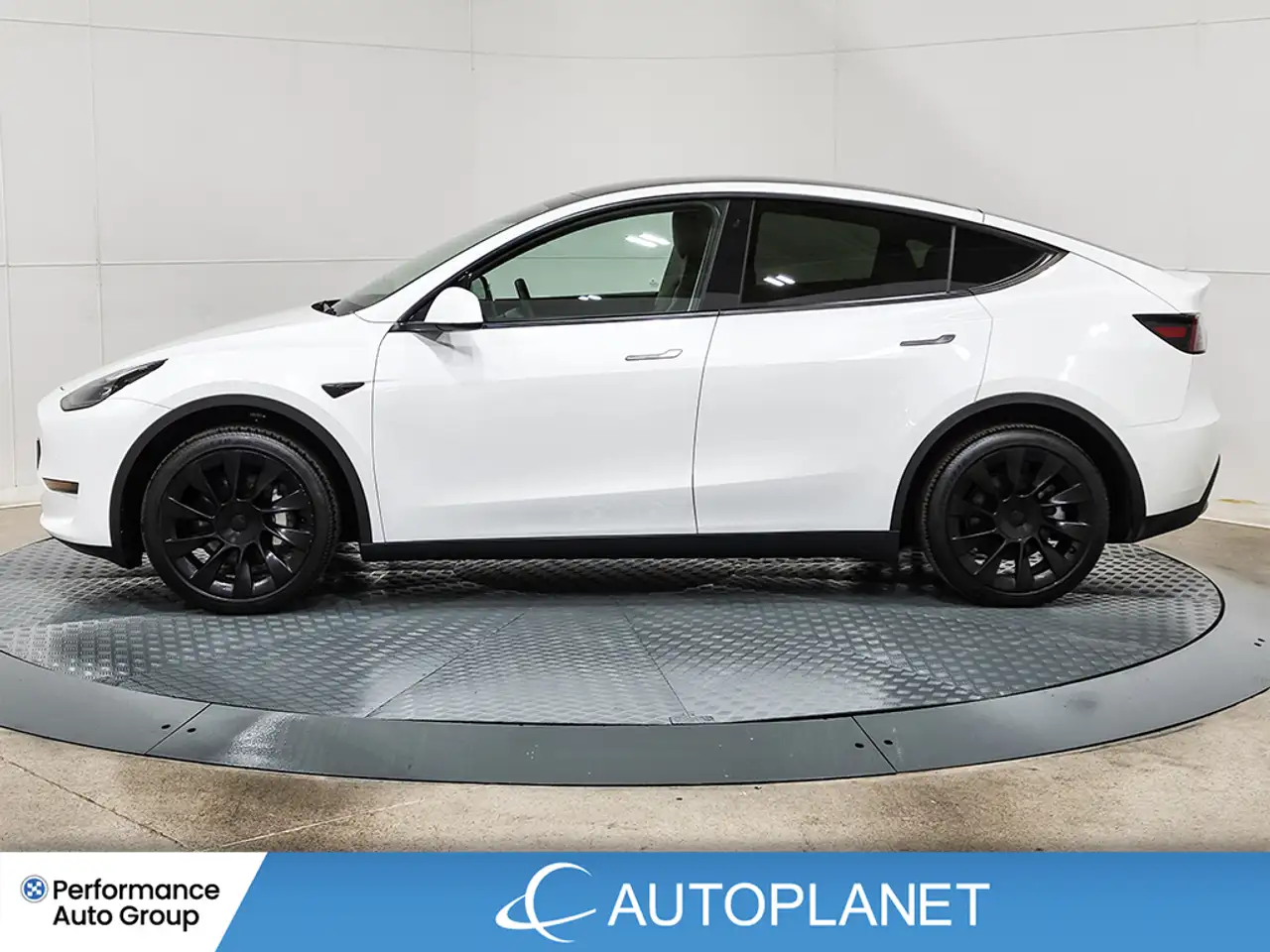 Tesla Model Y photo Tesla Model Y