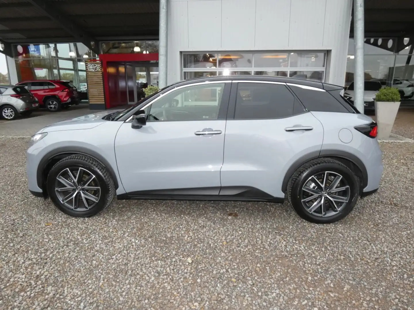 Lexus LBX FWD Emotion*Navi+SHZ+PDC+Allwetter+Kamera Grau - 2