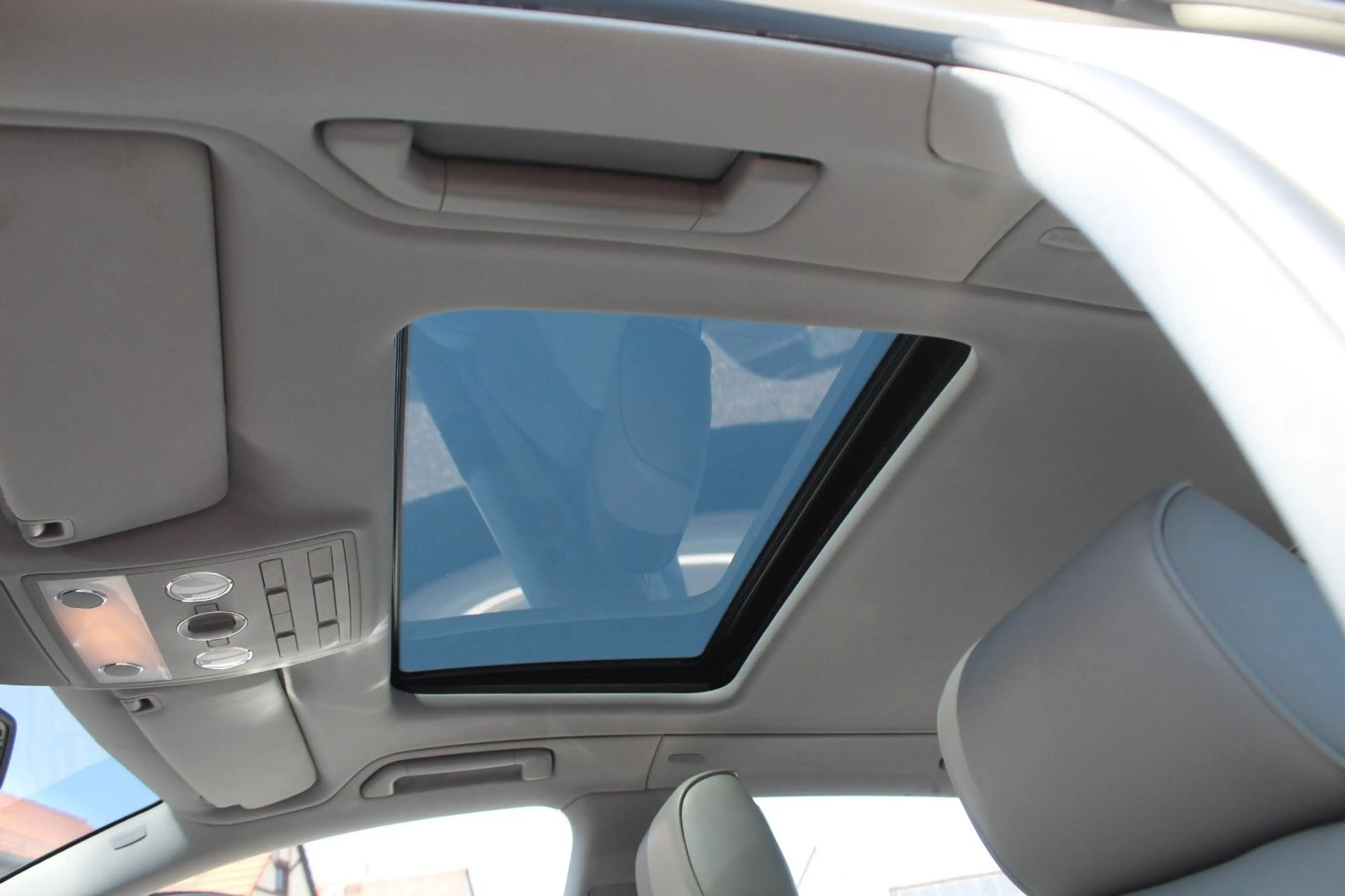 Volkswagen Phaeton 3.0 V6 TDI 4MOTION Edition 6 — photo 12
